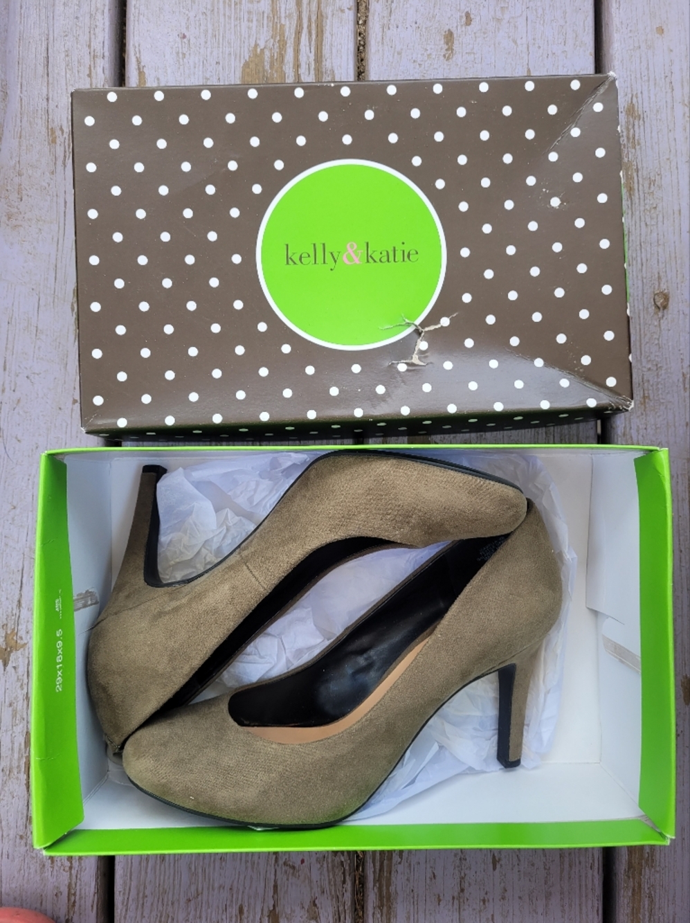 Kelly & Katie Isabella Heels Size 8 Green